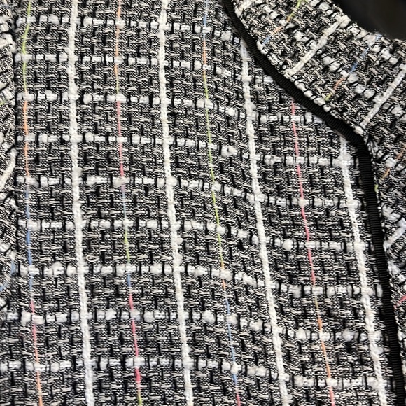 Ladies 70% silk jacket, check out the beautiful plaid - Picture 6 of 9